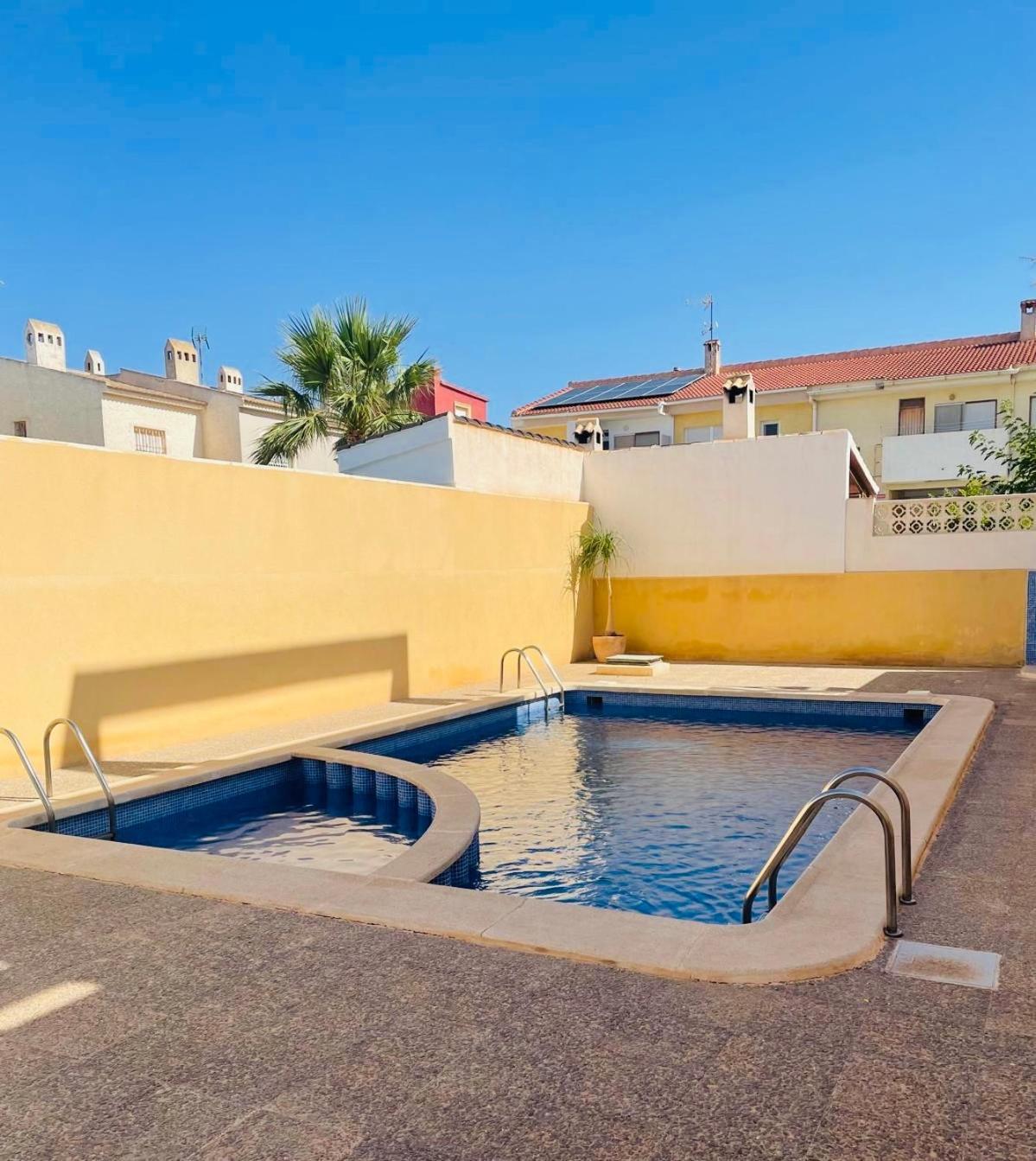 Przytulny Apartament 100M Od Plazy Torrevieja Kültér fotó